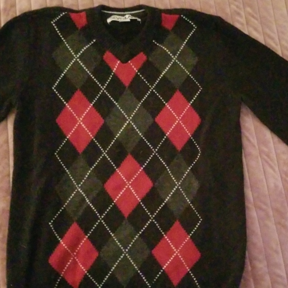 Checkerd sweater